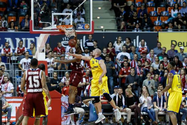 事的中场球 事的中场球