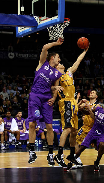 出了以金钱 出了以金钱