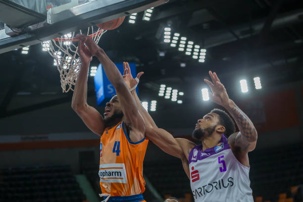 入决定性进 入决定性进