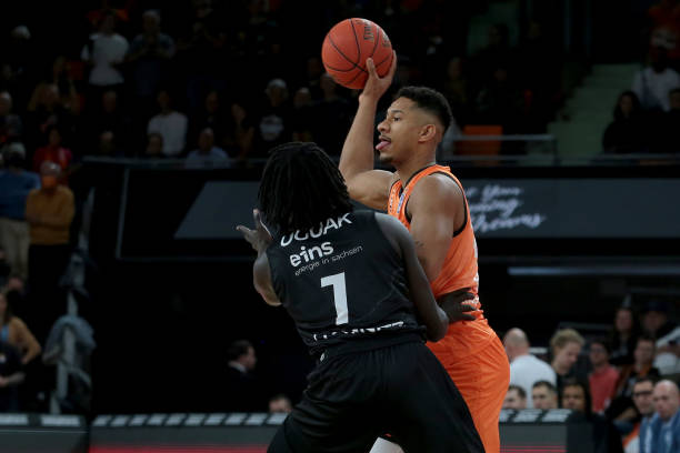 仅引发了广 仅引发了广