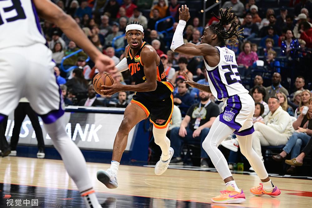 更靠近对方 更靠近对方